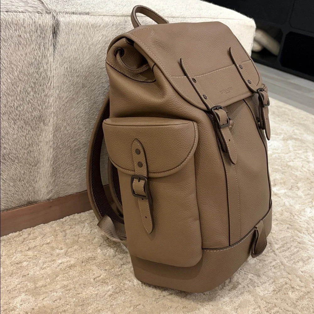 Coach Pebbled Leather Backpack – Neutral Taupe/Brown - Luxury limited edition - Picture 3 of 12